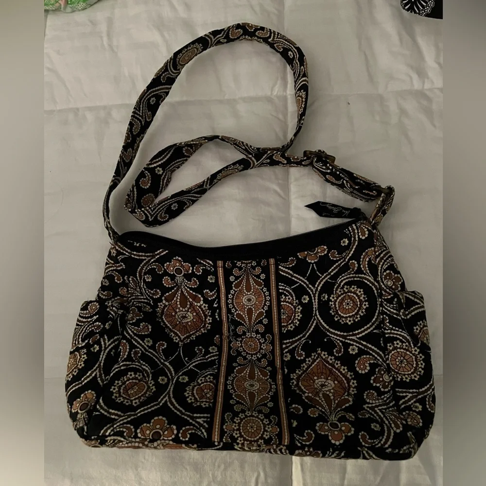 Vera Bradley Crossbody Bag - Black Pattern - Like New - Picture 2 of 3